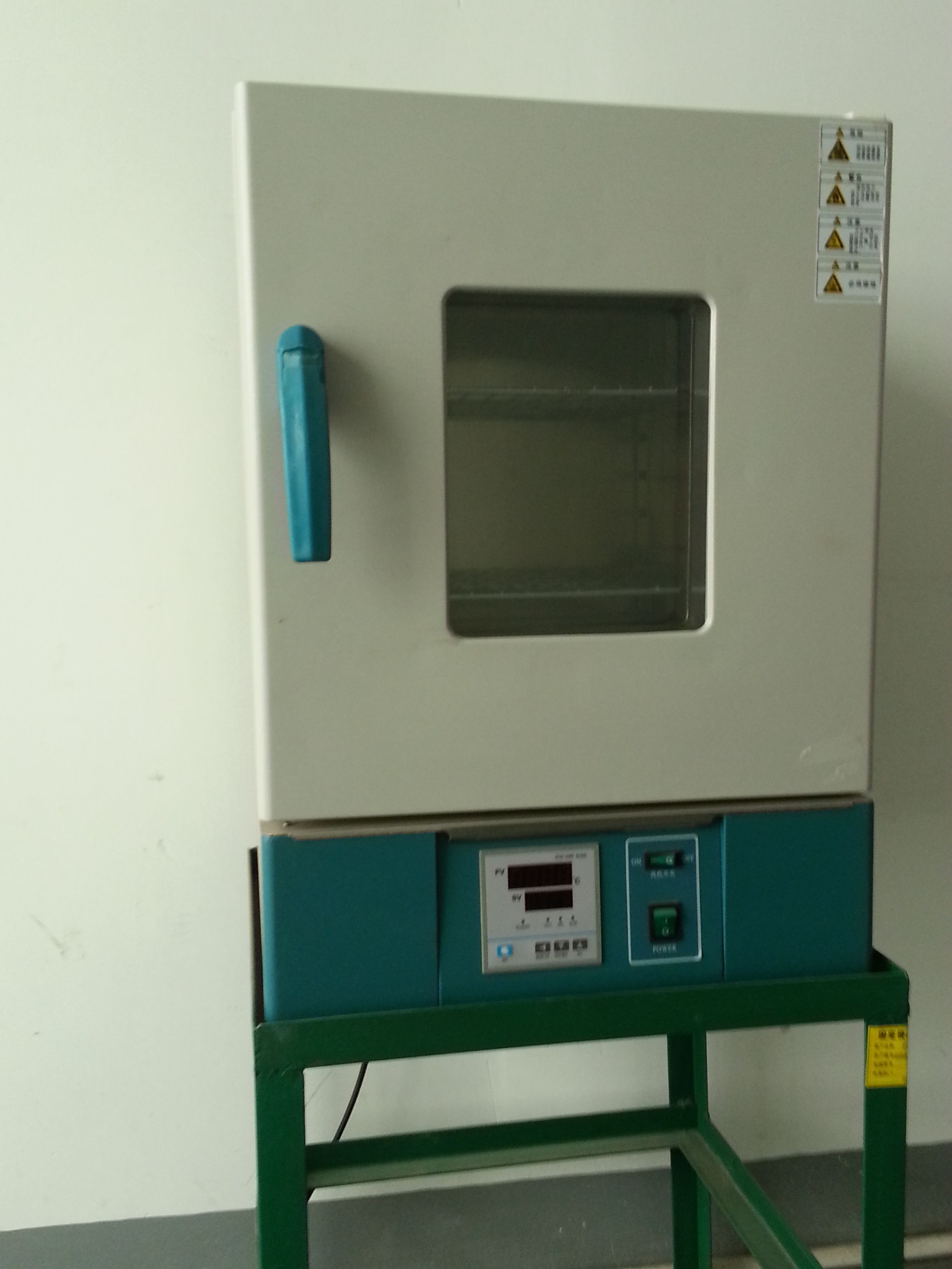 恒温鼓风干燥箱